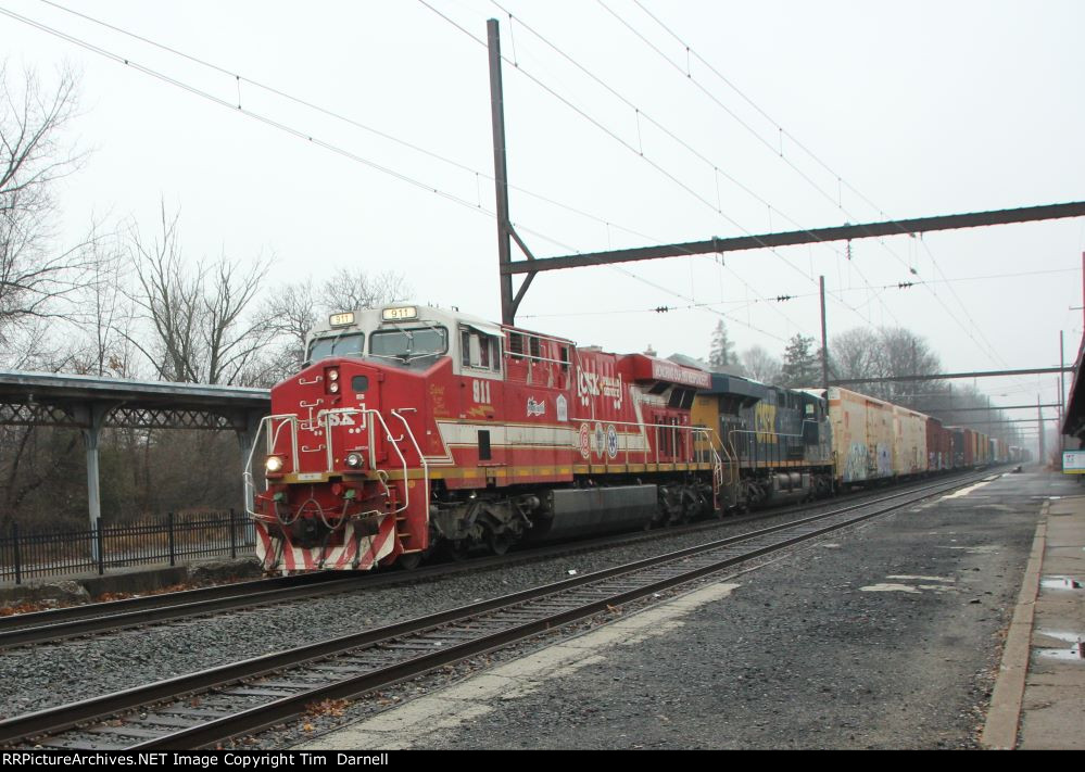 CSX 911 leads M404